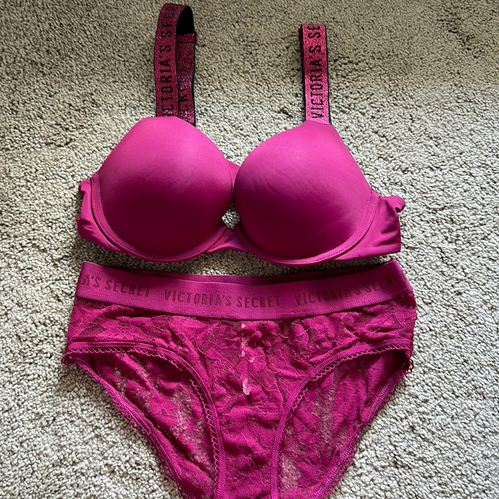 Victorias Secret 34B bra/Sz S Hiphugger set